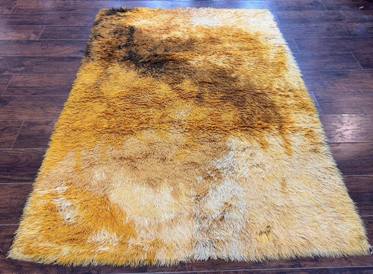 Rya Shag Rug 4.6 x 6, Shades of Yellow, Mid Century Vintage Carpet
